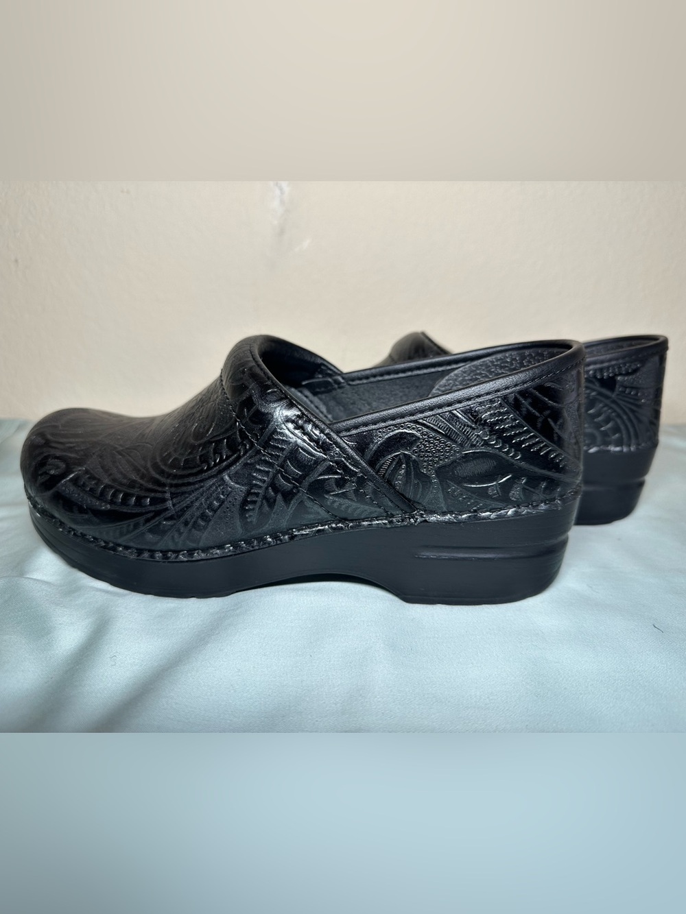 Dansko Professional Clogs Womens Size 7.5-8 EU-38 Black Tooled Leather Slip On